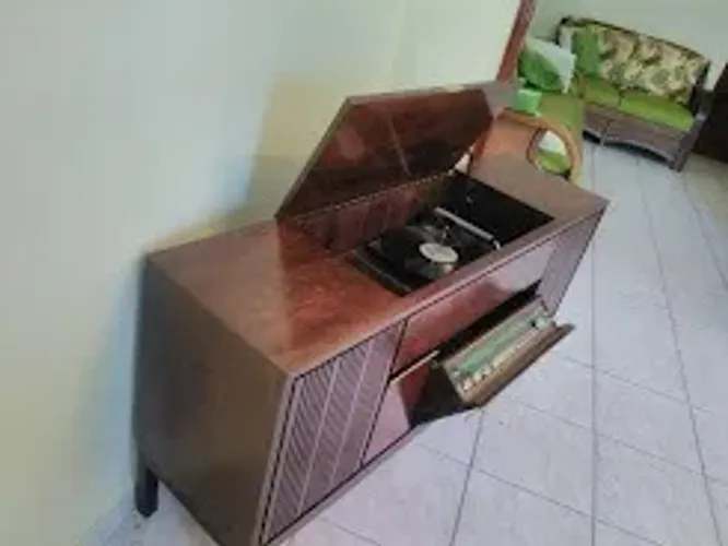 Toca-discos, vitrola