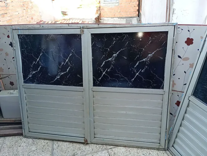 Vendo já elas de alumínio