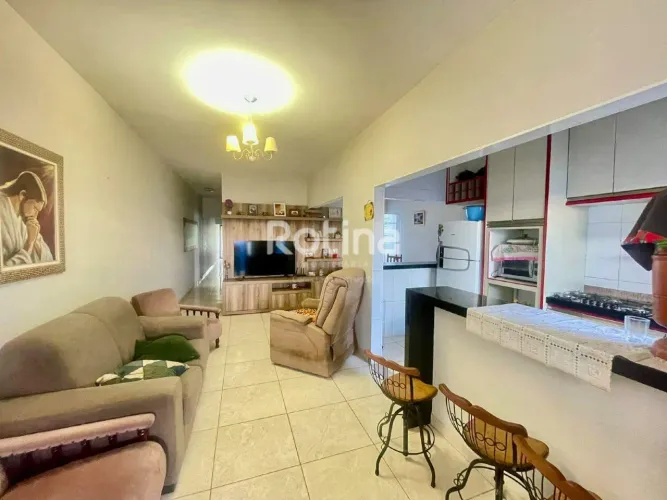 Casa à venda, 3 quartos, Novo Mundo - Uberlândia/MG - Rotina Imobiliária