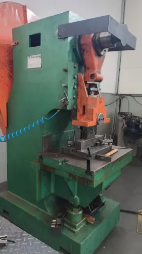 Prensa Excêntrica 65 Ton