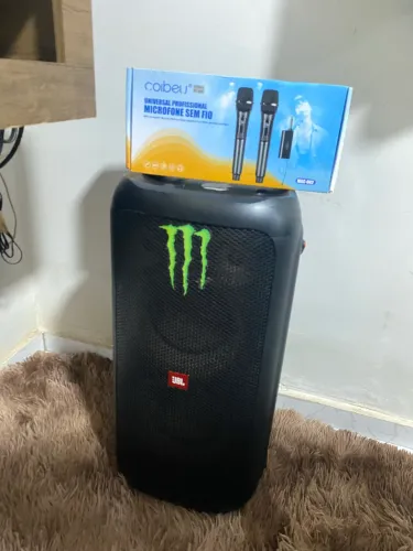 Caixa de Som JBL Party Box 100. ( Acompanha 02 Microfones)