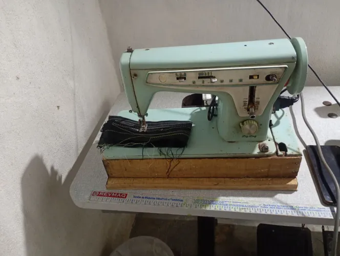 Máquina de custura 