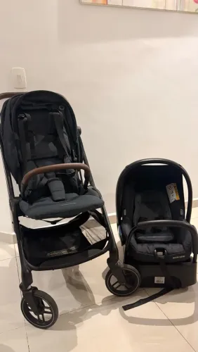 Carrinho Maxi-Cosi Leona² + Bebê Conforto e Base | Excelente Estado