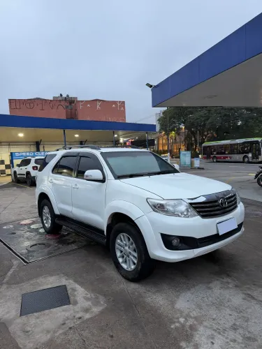 Toyota Hilux SW4 SR 4X2 2.7/ 2.7 Flex 16V Aut. 2015