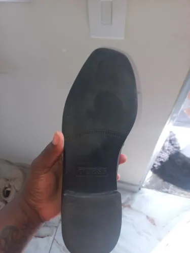 Promocão Mocassins novo de marca guess