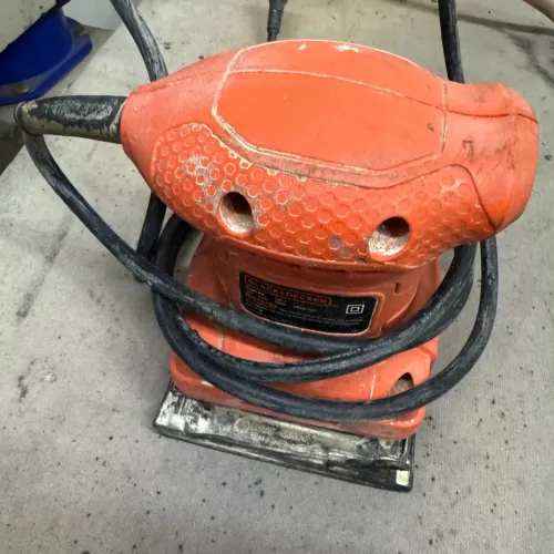 Lixadeira Orbital Black & Decker SS200-BR 200W SEMI NOVA POUCO USO.