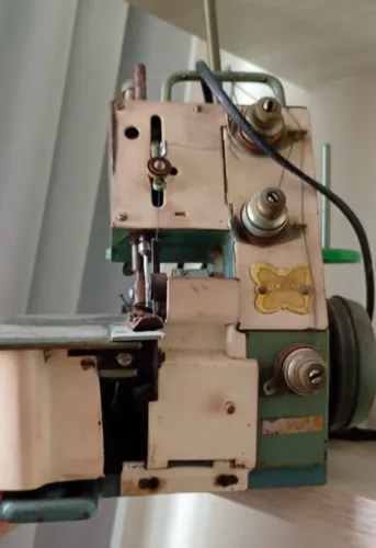 Maquina de Overloque portatil / overlock