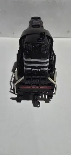 Ferromodelismo - Locomotiva ALCO mais vagões  BOX