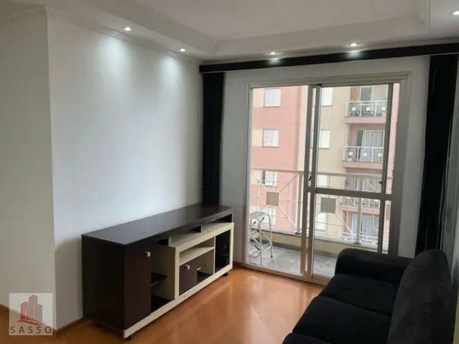 Alugo apartamento com 2 quartos no Tatuapé.