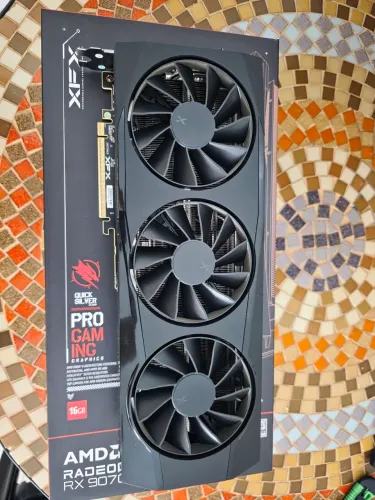 Placa de vídeo XFX RX 9070XT