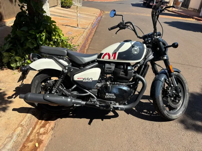 Royal Enfield Shotgun 650