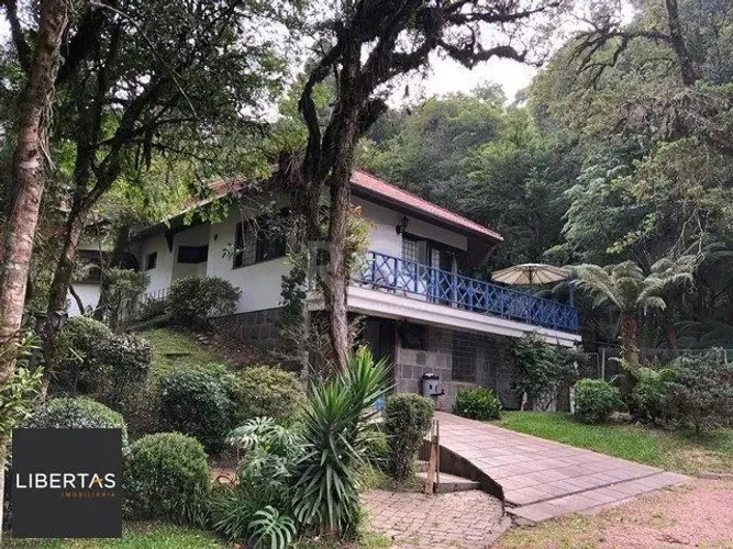 Sobrado para Venda - 295.24m², 3 dormitórios, sendo 3 suites, 2 vagas - Canela