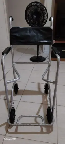 Cadeira de banho *