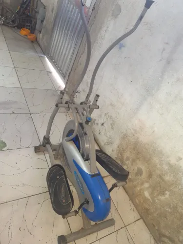 Aparelho de exercícios físicos
