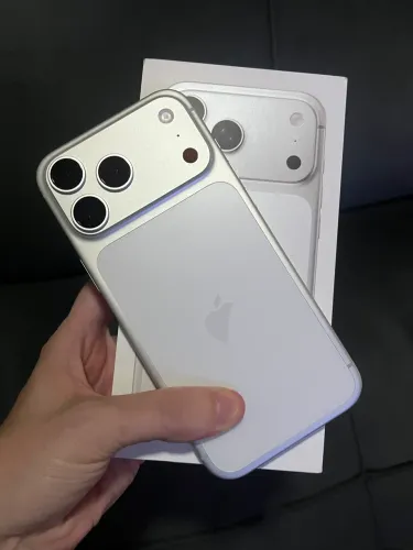 iPhone 17 pro Max silver ativado essa semana