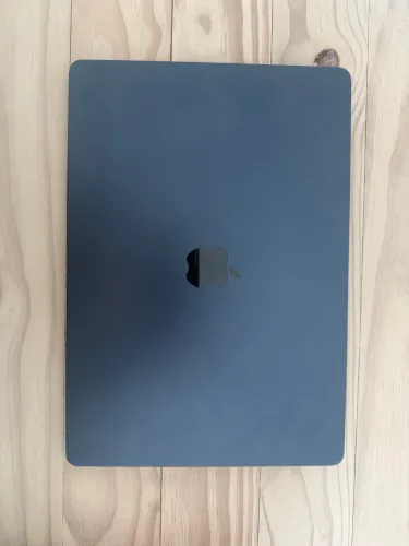 Macbook Air M2    15?