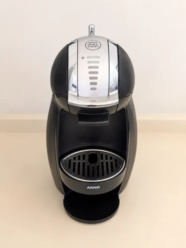 VENDO CAFETEIRA NESCAFÉ DOLCE GUSTO - ARNO