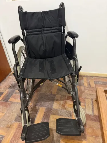 Cadeira de Rodas Dellamed D400 Reforçada (Suporta até 120kg) - Seminova
