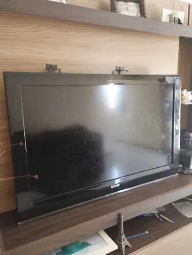 Tv para conserto ou retirada de peças 