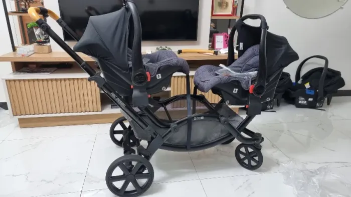 Vendo carro pra bebê gêmeos