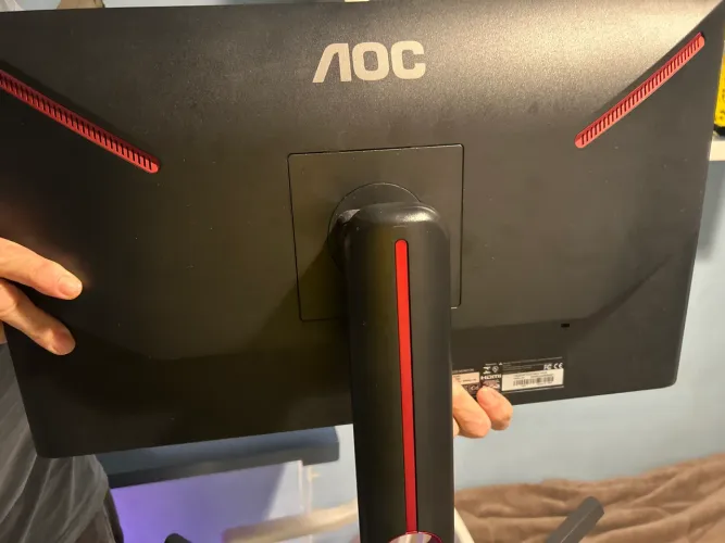 Monitor AOC 240hz 24 polegadas tela fica cinza