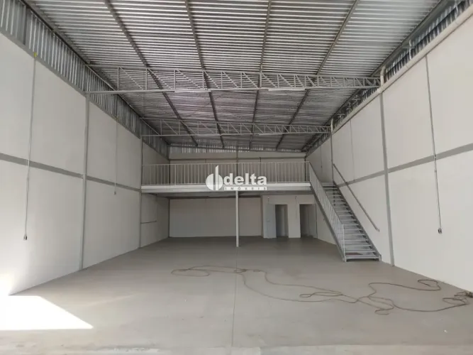 Galpão disponível para locação no bairro Jardim Europa em Uberlândia-MG