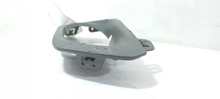 Moldura Farol Milha D. C/detalhe Gm Onix 1.4 18 52092366 Preto Direito