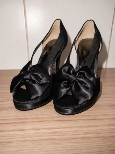 Salto alto preto Arthur Caliman 36