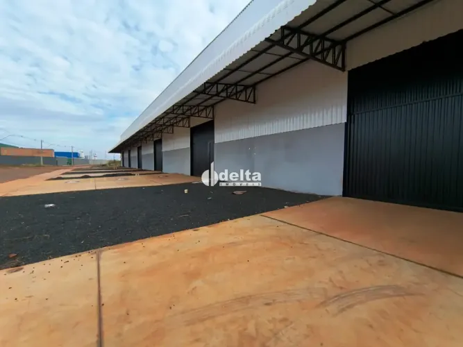 Galpão disponível para locação e venda no bairro Loteamento Centro Empresarial Leste I em
