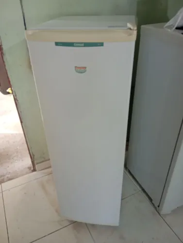 Vendo um frizzer Consul funcionando perfeitamente bairro nova Almeida serra 