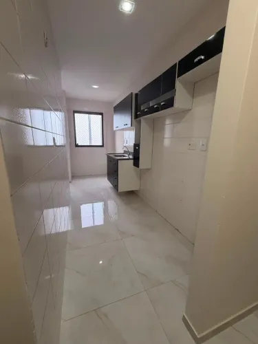  Ed. Rio Lena - ALUGO Apto 2 quartos Avenida Marquês de Herval.