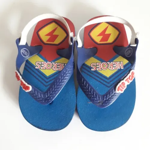 Chinelo e crocs  tamanho 19/20