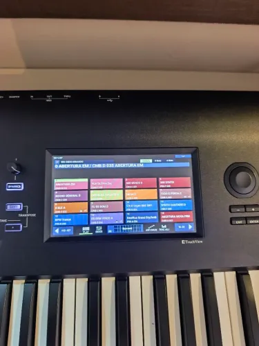 Korg Nautilus 61 impecável