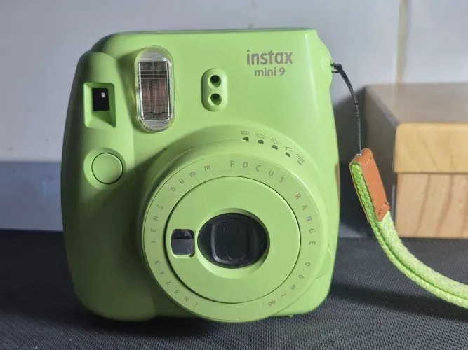 Câmera Fujifilm Instax Mini 9 Verde Limão