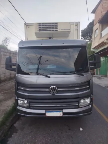 VW 11-180 COM BAU REFRIGERADO