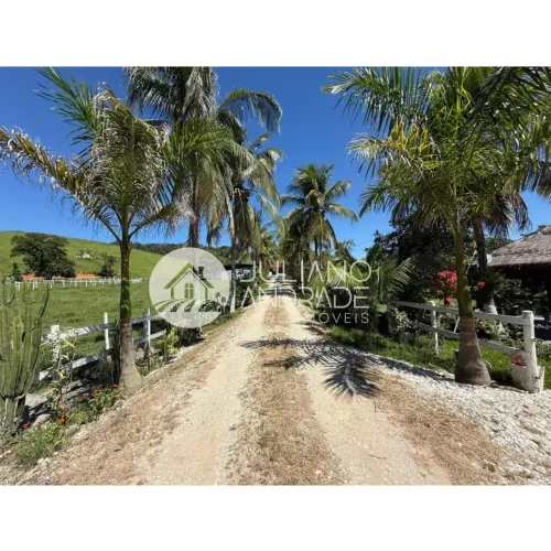FAZENDA COM 30,15HA, 8 BAIAS, CURRAL E 3 AÇUDES EM PAPUCAIA/RJ