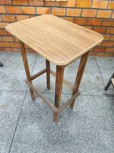 BANQUETA ALTA