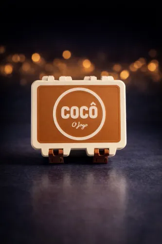 Cocô - O Jogo + Sleeves + Sacola do Cocô + Caixa Box Personalizada  | Muito Divertido