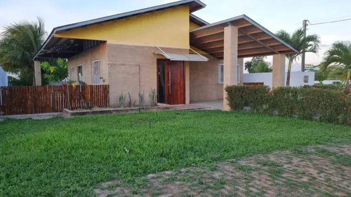 Casa com piscina e porteira fechada no Condomínio Fazenda Real