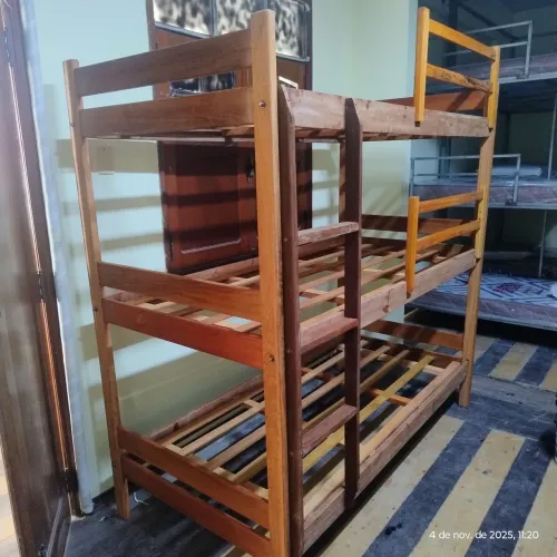 Mobiliário Triliches em madeira de lei