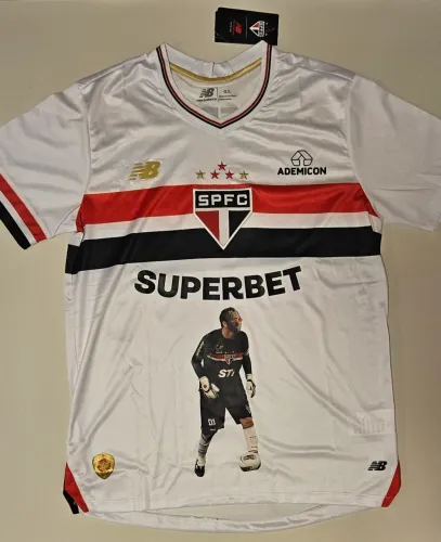Camisa do São Paulo modelo torcedor com personalização do Mito Rogério Ceni, tamanho G