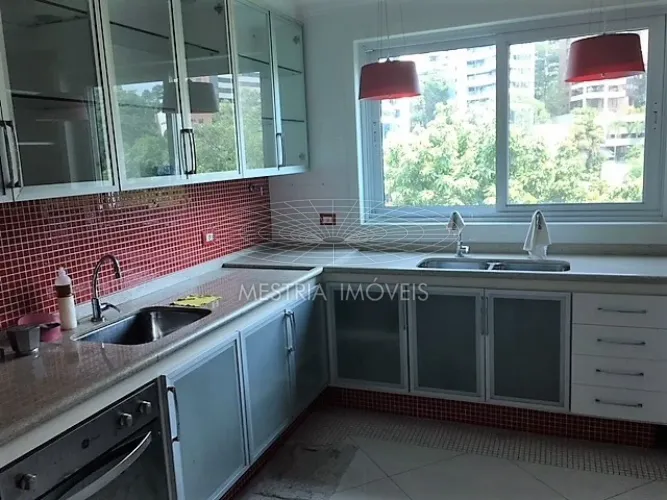 Casa deliciosa em condominio no Morumbi!!