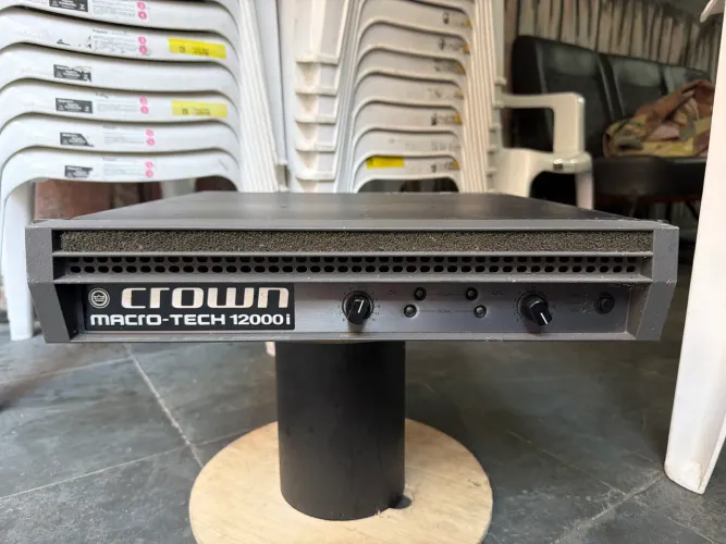 Amplificador de potência Crown macro-tech 12000i