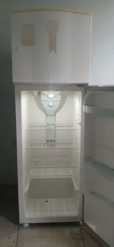 GELADEIRA USADA FUNCIONA PERFEITAMENTE 