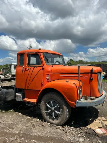 Vendo caminhão Scania Jacaré L111 em boas condições.