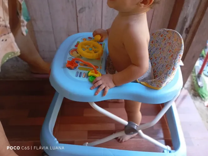 Andador infantil 200 a vista 210 no cartão (até 2x)