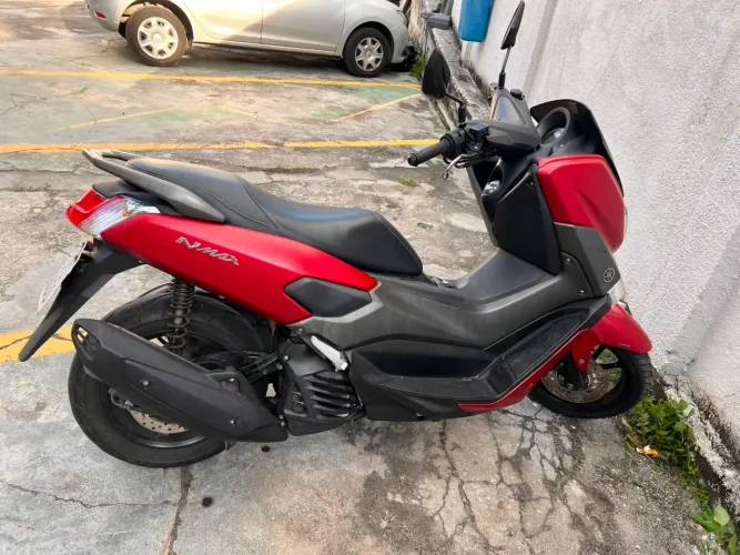 Vendo nmax 160 vermelha