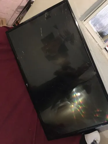Tv LG 43 polegadas smart tela quebrada! Aceito proposta 