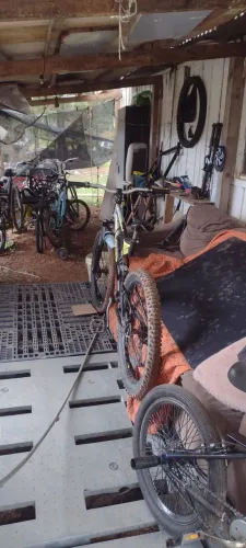 VENDO BIKES USADAS E PEÇAS DE BIKE ANUNCIADAS NO MEU PERFIL ! 