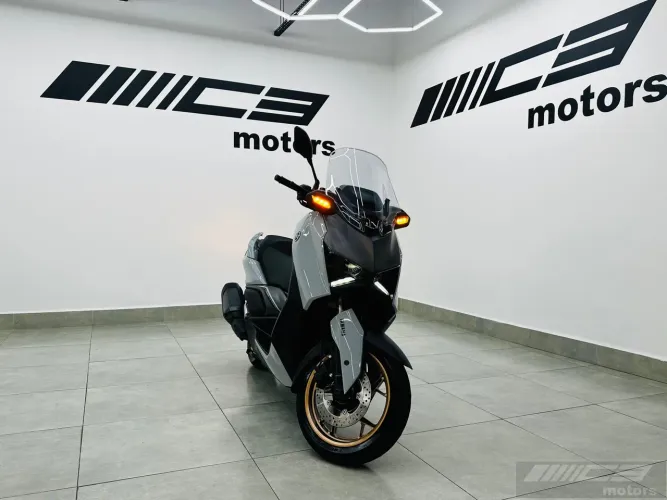 XMAX 300 CONNECTED CINZA 2025/2026